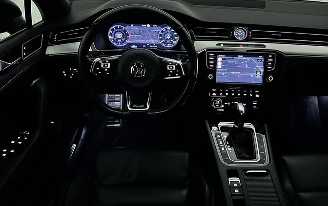 Volkswagen Passat cena 56000 przebieg: 359000, rok produkcji 2017 z Warszawa małe 121